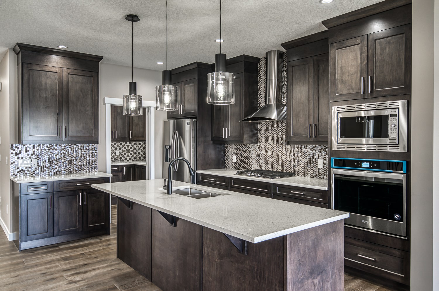 Luxe by Luxuria Luxury Homes Calgary-min