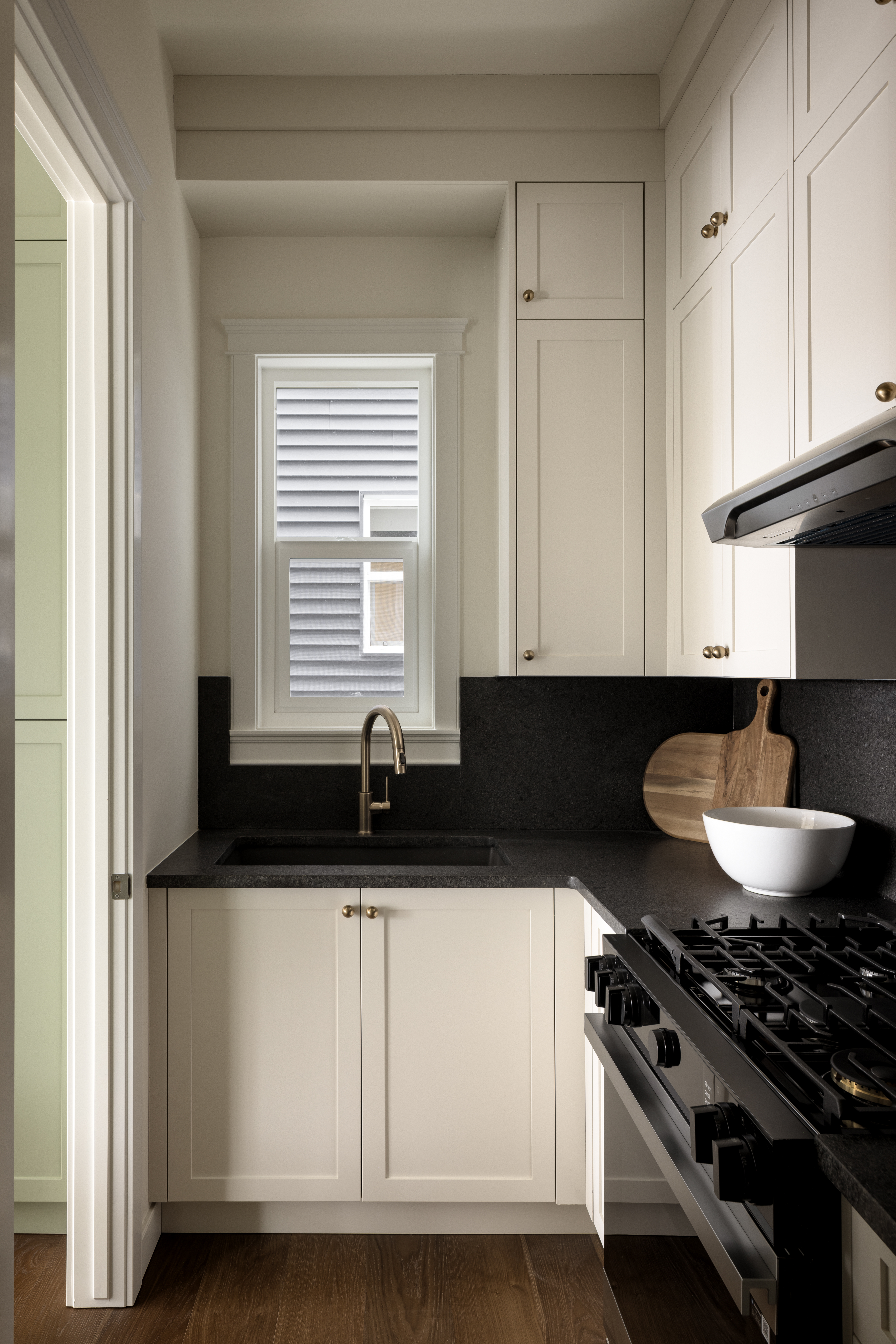 Luxuria Homes Calgary Home Builder Tero10