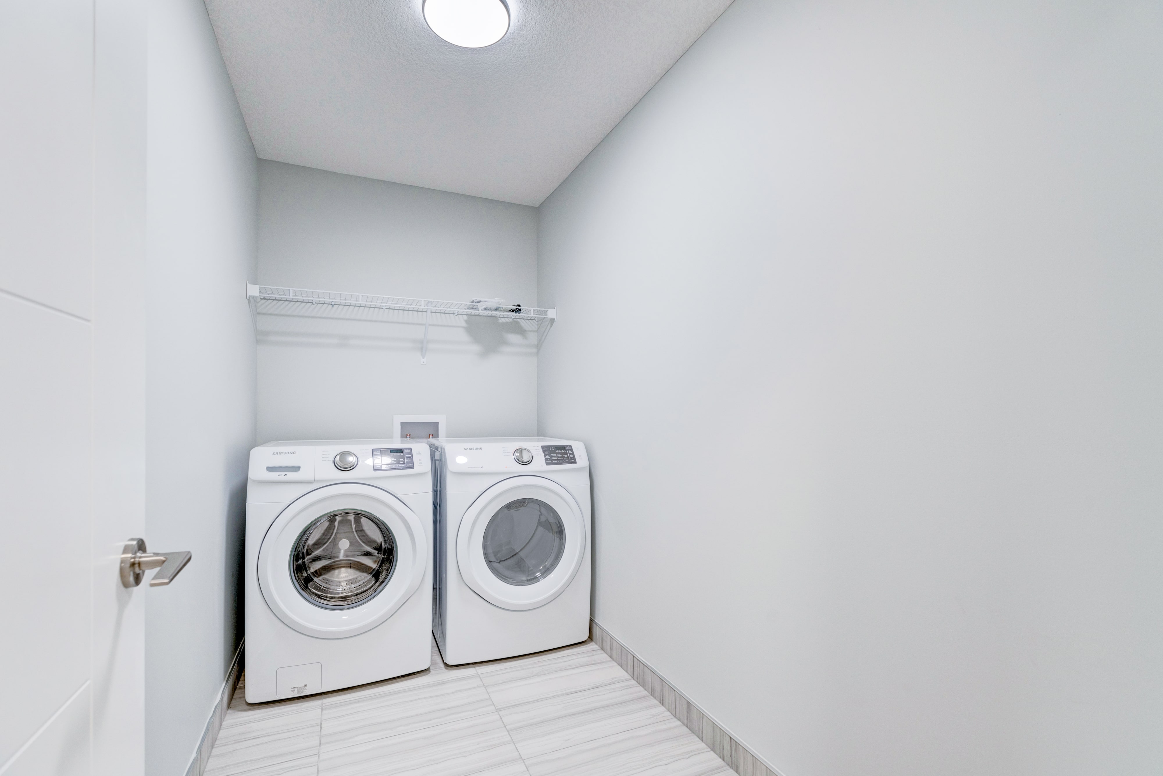 Roca - Laundry Room-min